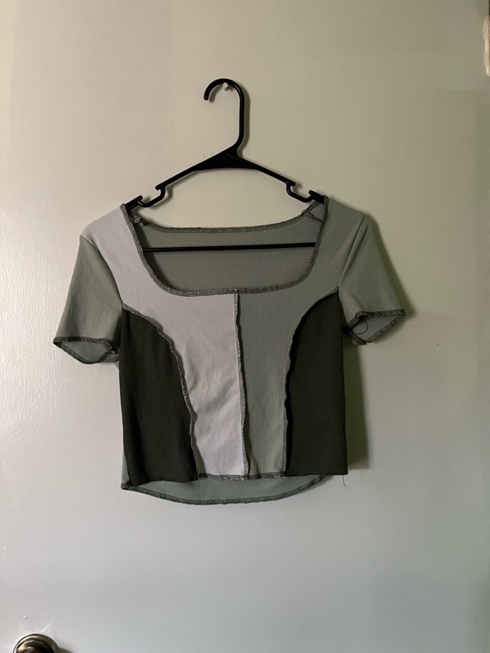 SHEIN Olive & Light Gray Colorblock Scoop Crop Top